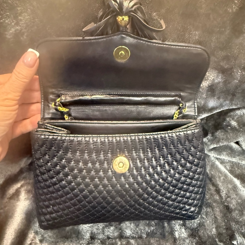 Elegant Bally Black Quilted Chain Bag - Picture 10 of 12
